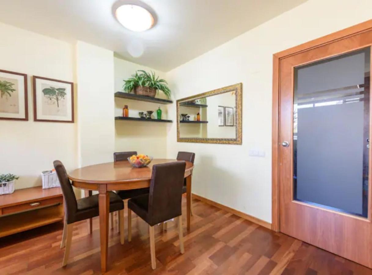 Apartament Ramblasrentals Stylish Bright 3br New Catalan Flat 10m Ramblas - Parking - Wifi *