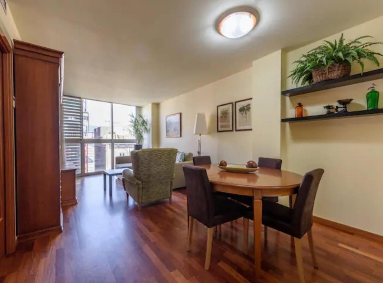 Ramblasrentals Stylish Bright 3br New Catalan Flat 10m Ramblas - Parking - Wifi Apartament Barcelona