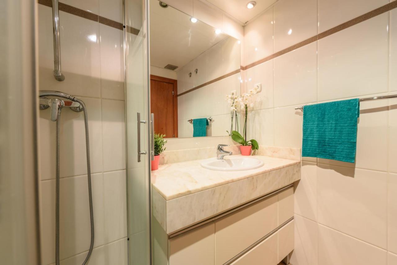 Ramblasrentals Stylish Bright 3br New Catalan Flat 10m Ramblas - Parking - Wifi Apartament